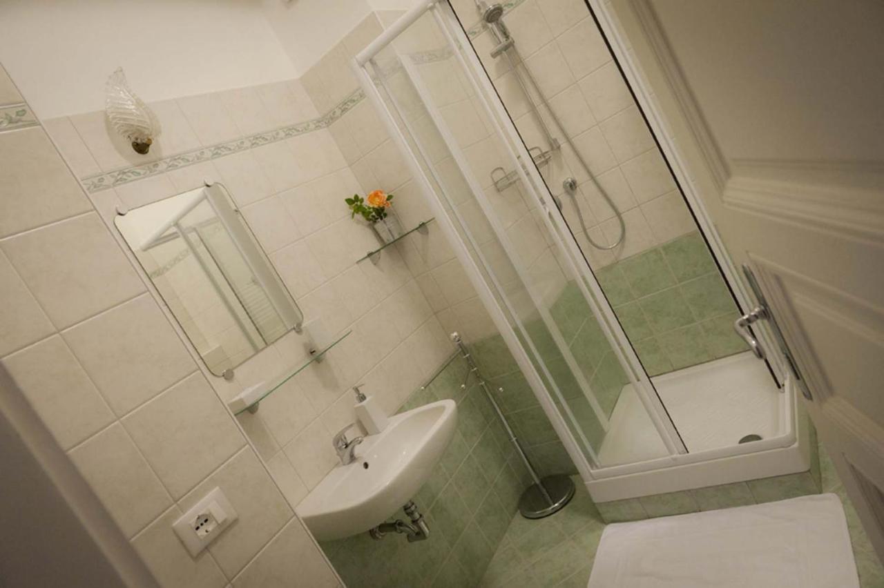 Domus Liberta - Boutique Rooms Trieste Ngoại thất bức ảnh